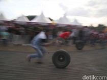 1747566365016-keseruan-games-dan-talkshow-om-mobi-meriahkan-kumpul-sahabat-daihatsu-1747560605903_43