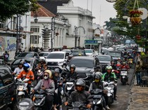 1750158364727-potret-kemacetan-di-kota-bandung-saat-libur-panjang-1_43