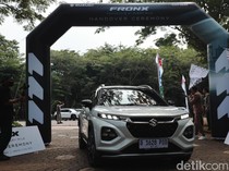 1751778362673-penyerahan-unit-suzuki-fronx-1751721435498_43