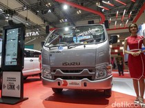 1753549524587-isuzu-traga-edisi-50-tahun-tampil-eksklusif-di-giias-2025-1753364889197_43