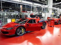 1760764813314-intip-pabrik-ferrari-kuda-jingkrak-siap-ngebut-ke-era-listrik-1760675412311_43