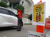 1761369484748-spbu-shell-bintaro-beralih-jualan-minuman-saat-bbm-habis-1758255902286_43