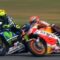 1761412853074-rossi-diduga-tendang-marquez-di-motogp-malaysia-2015_43
