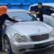 1761542376656-petugas-tempel-stiker-ke-mobil-telat-bayar-pajak-dok-samsat-serang-1761287121647_43
