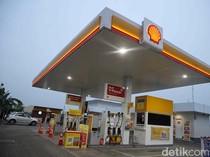 1762406520231-potret-pegawai-spbu-shell-di-bekasi-jualan-oli-hingga-kopi-saat-bbm-kosong-1758197219110_43