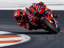 1762946368059-potret-motor-ducati-yang-bawa-bagnaia-pertahankan-gelar-juara-dunia-motogp_43