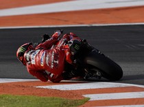 1763270525554-semringah-francesco-bagnaia-pertahankan-gelar-juara-dunia-motogp-5_43