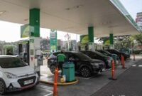 1763443380746-antusiasme-pengendara-sambut-kembalinya-bbm-ron-92-di-spbu-bp-bekasi-1762155376310_43