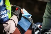 1763615134532-priiit-polisi-tilang-penerobos-jalur-transj-arteri-pondok-indah_43