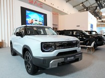 1763787882301-baic-bj30-hybrid-fwd-1763776736483_43
