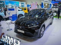 1764155104281-vinfast-limo-green-1764037979235_43