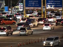 1764241479883-penampakan-arus-mudik-di-gt-kalikangkung-semarang-1742992801663_43