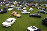 1764500704819-ratusan-pengguna-mobil-klasik-kumpul-di-bogor-rayakan-pesta-auto-kultur-1764240389944_43