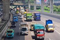 1764997506391-lalu-lintas-truk-logistik-akan-dibatasi-saat-mudik-lebaran_43