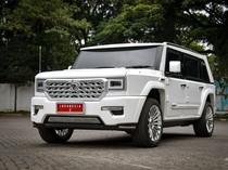 1765343091494-maung-garuda-buatan-pt-pindad-yang-antarkan-presiden-prabowo-ke-istana-negara_43