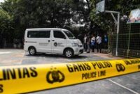 1765602278520-polisi-olah-tkp-mobil-tabrak-siswa-di-sdn-kalibaru-01-pagi-1765439484660_43