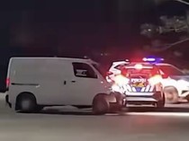 1765861489676-mobil-gran-max-kabur-saat-dikejar-mobil-patroli-polisi-1765851193871_43