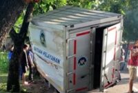 1765883082936-mobil-mbg-kecelakaan-di-depok-1765860825838_43