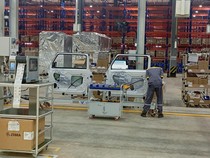 1765883085367-pabrik-vinfast-di-subang-jawa-barat-1765789474186_43