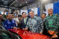 1765904685402-pabrik-ev-vinfast-subang-resmi-beroperasi-1765856735142_43