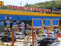 1766293480080-suasana-di-tol-kalikangkung-jelang-one-way-arus-balik-lebaran-1_43