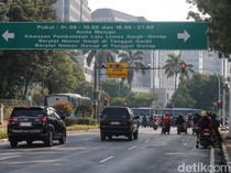 1766487887649-ganjil-genap-ditiadakan-saat-cuti-bersama-begini-suasana-jalan-di-jakarta_43