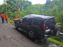 1766941484608-evakuasi-mobil-terguling-di-sukabumi-1766916525465_43