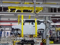 1767783900903-pabrik-mobil-listrik-vinfast-di-subang-beroperasi-serap-900-tenaga-kerja-1767777406357_43