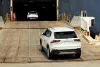 1767805481198-ekspor-mobil-toyota-buatan-indonesia-2_43